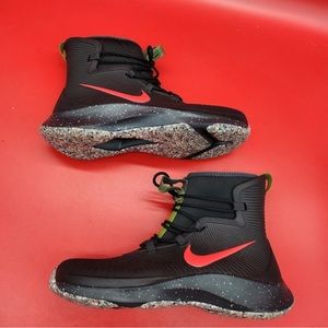 Nike Benzie Boots GS 6